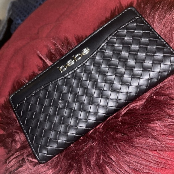 Bebe Black Kiara Woven Wallet - Picture 6 of 16
